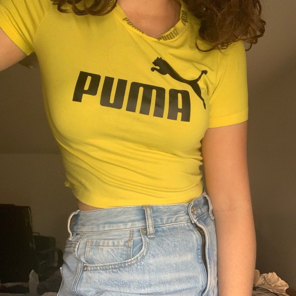 yellow and black puma crop top 🖤💛